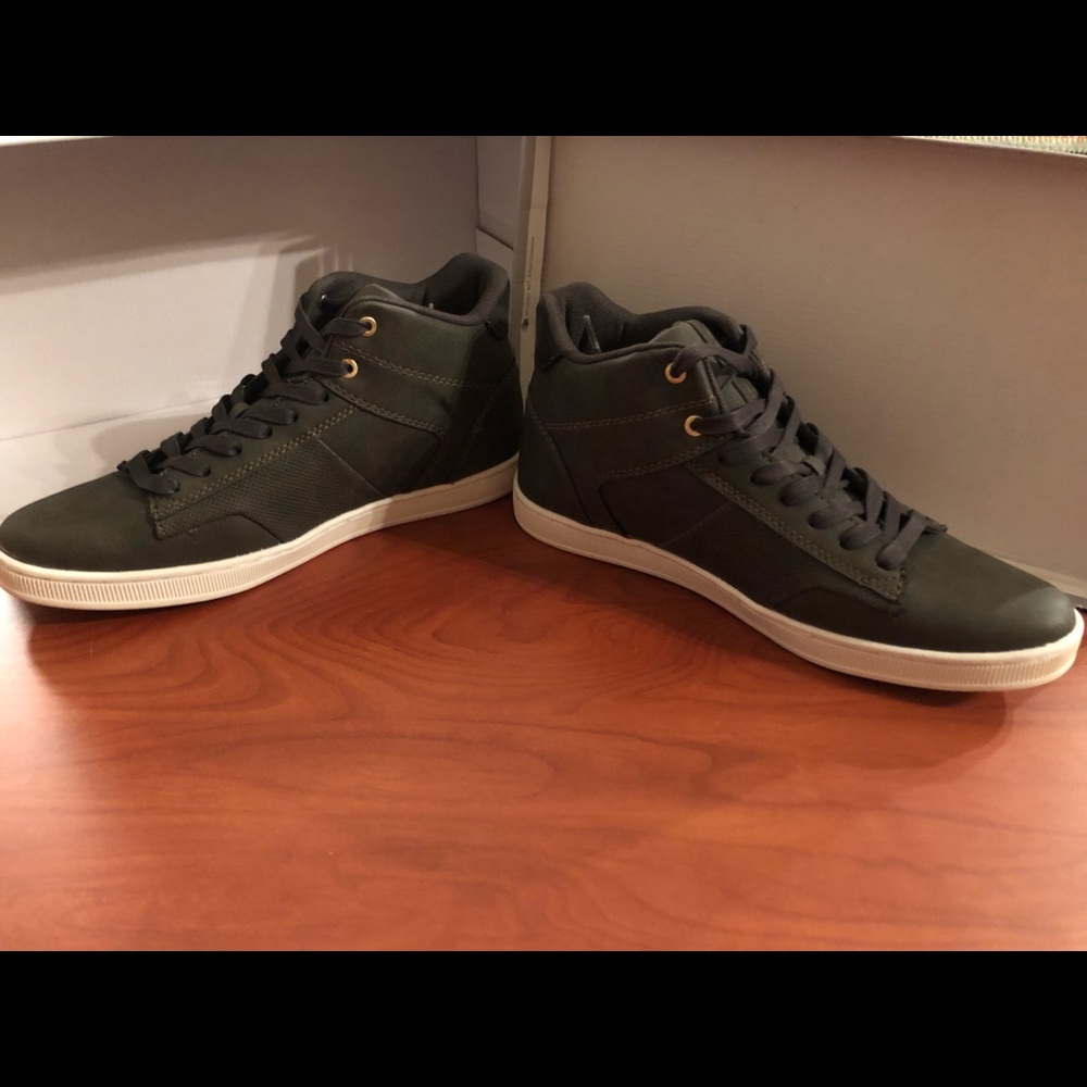 Casual Shoes Size 10